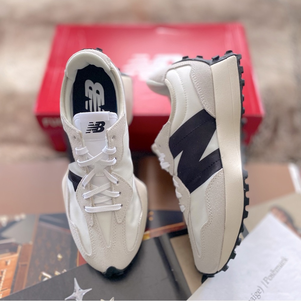 New Balance 327 Sneakers - Picture 3 of 14